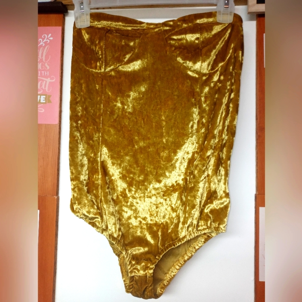 NWOT Thirty 6 Point 5 crushed velvet gold strapless bodysuit size medium